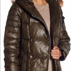 | NWT Andrew Marc Down Coat W Coyote Fur Hood